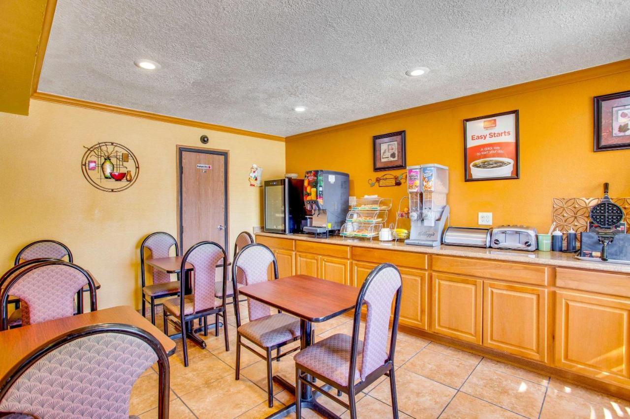 Econo Lodge Inn & Suites Albuquerque East I-40 Eubank Exit Exterior foto